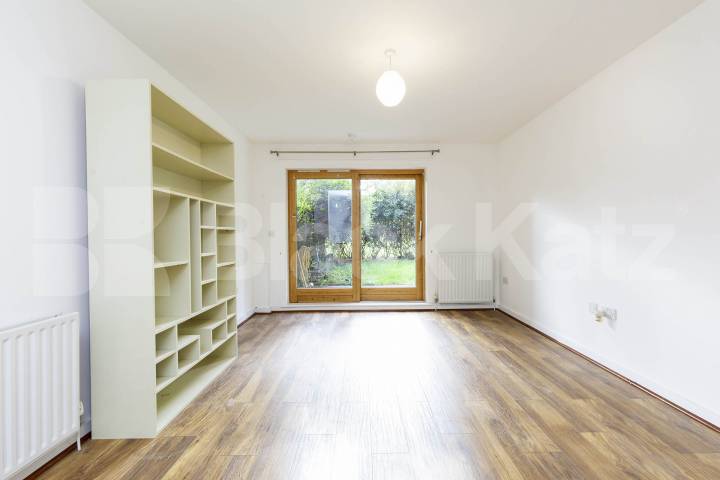 Newly refurbished one bedroom with a garden Clarendon Road, Hornsey / Turnpike Lane